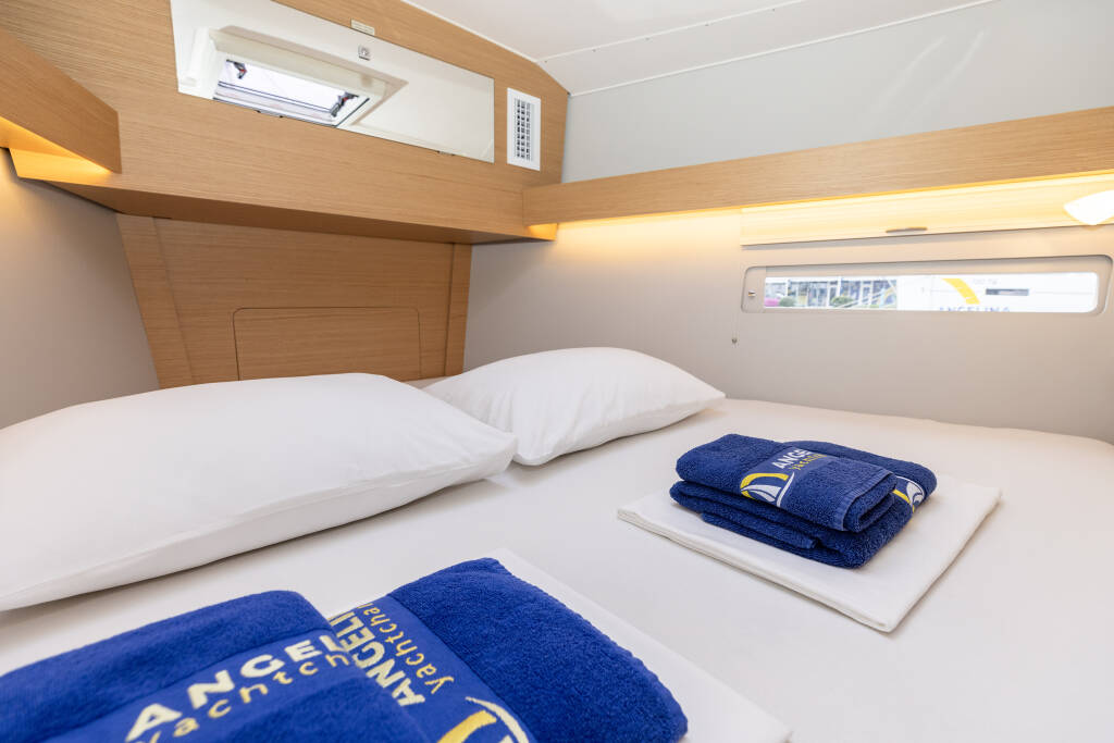 Sailing yacht Dufour 390 Olmato