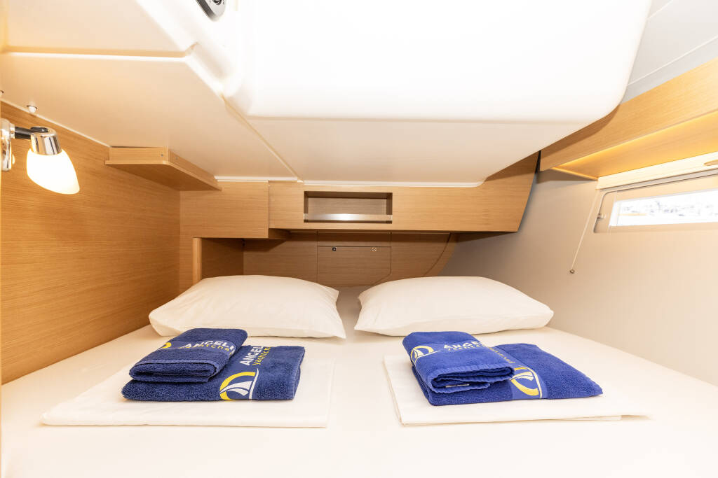 Sailing yacht Dufour 390 Olmato