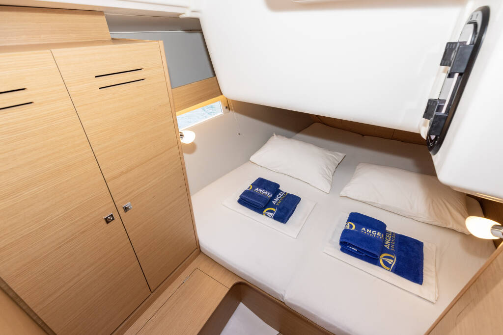 Sailing yacht Dufour 390 Olmato