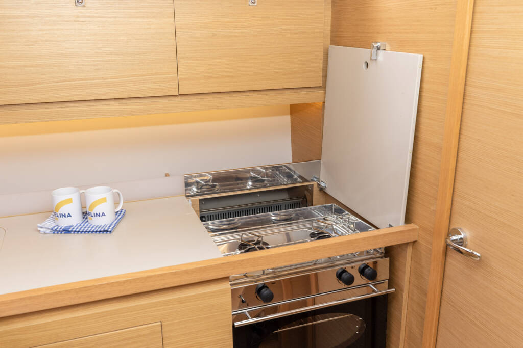 Sailing yacht Dufour 390 Olmato