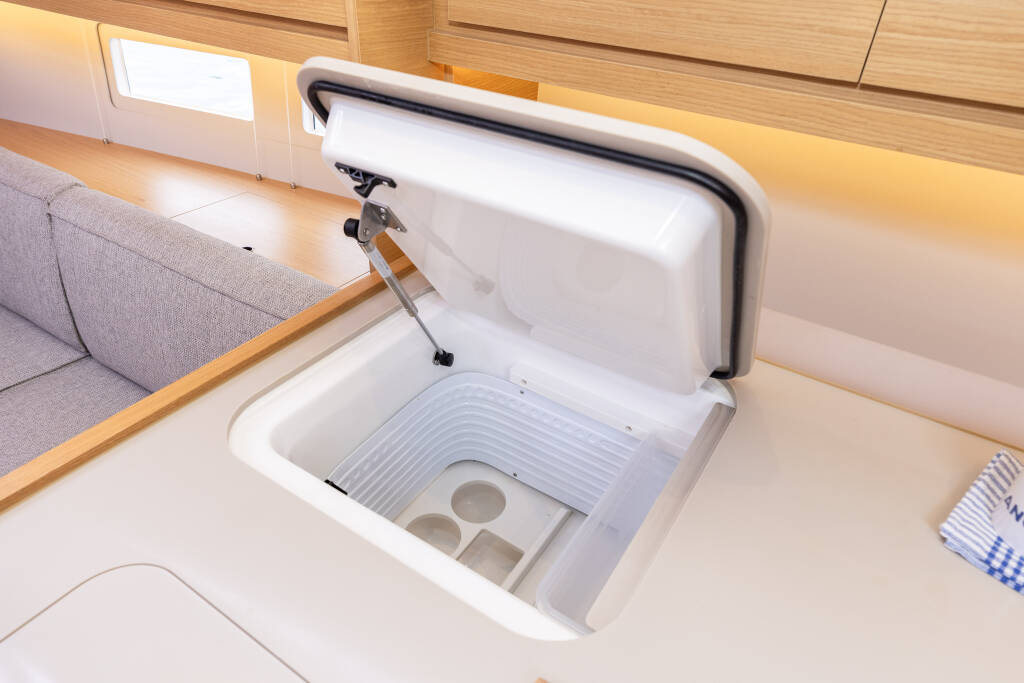 Sailing yacht Dufour 390 Olmato
