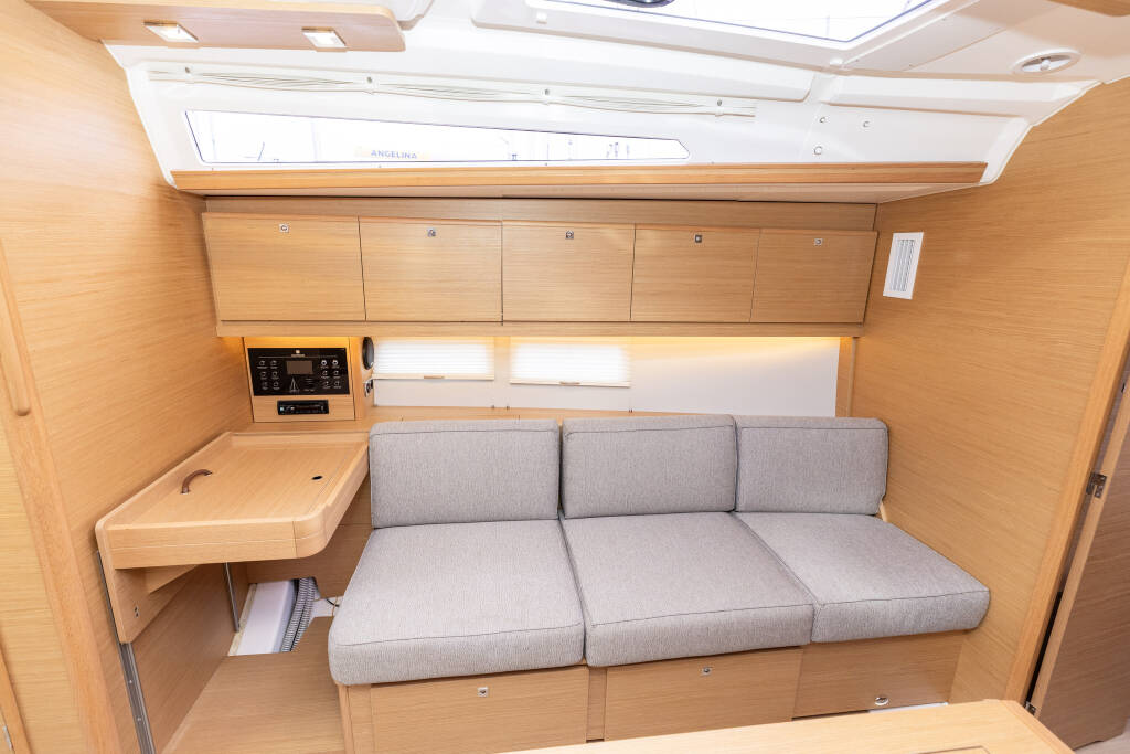 Sailing yacht Dufour 390 Olmato