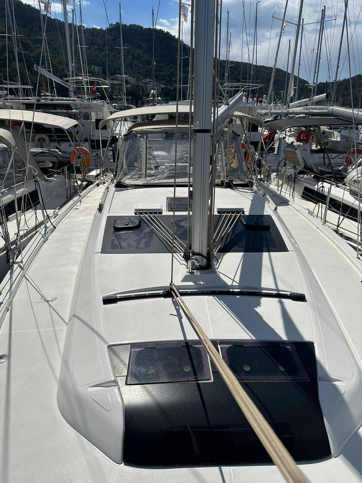 Sailing yacht Dufour 390 Joy 5