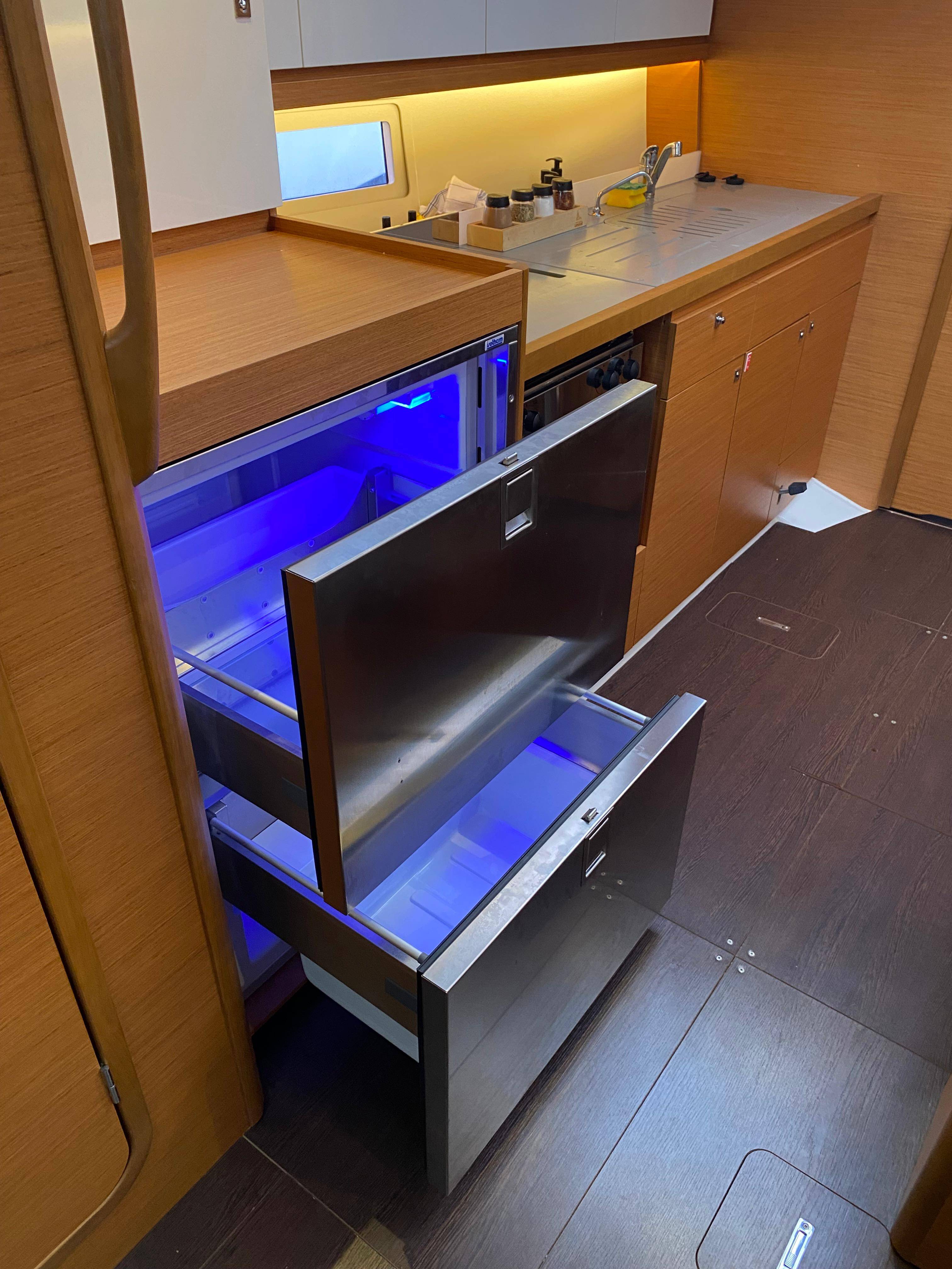 Sailing yacht Dufour 390 Joy 5