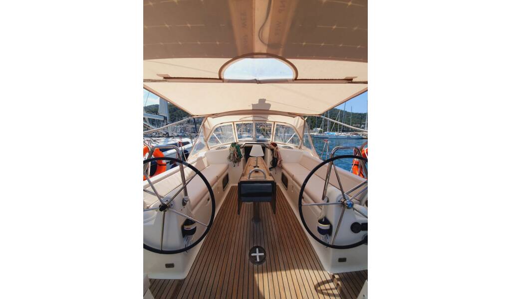 Sailing yacht Dufour 405 GL Namaste