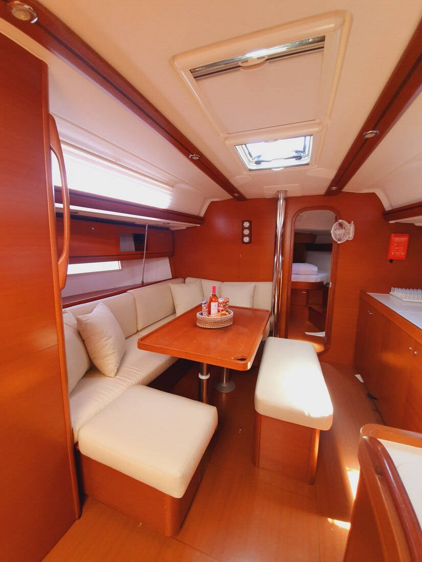 Sailing yacht Dufour 405 GL Namaste