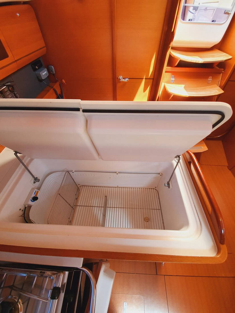 Sailing yacht Dufour 405 GL Namaste
