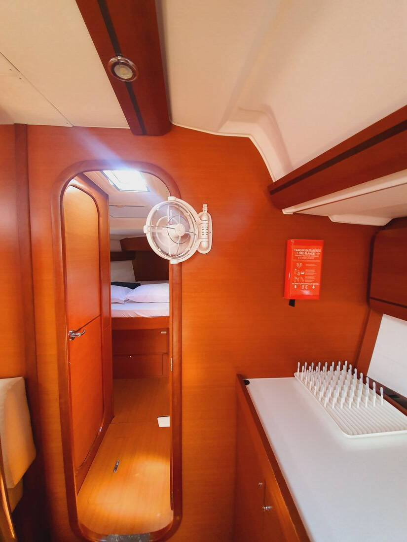 Sailing yacht Dufour 405 GL Namaste