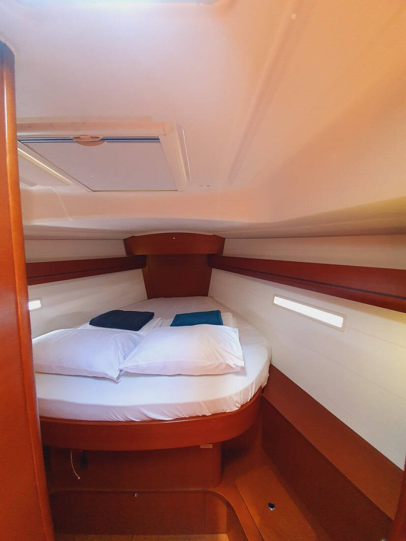 Sailing yacht Dufour 405 GL Namaste