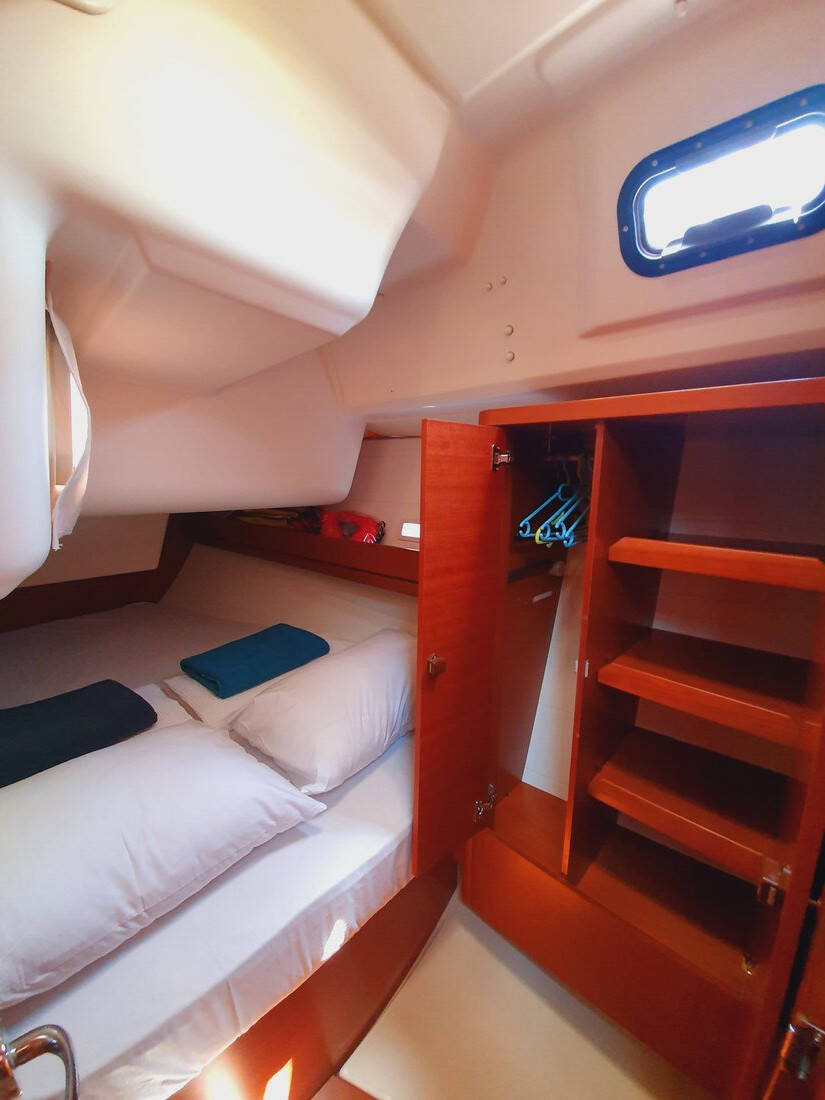 Sailing yacht Dufour 405 GL Namaste