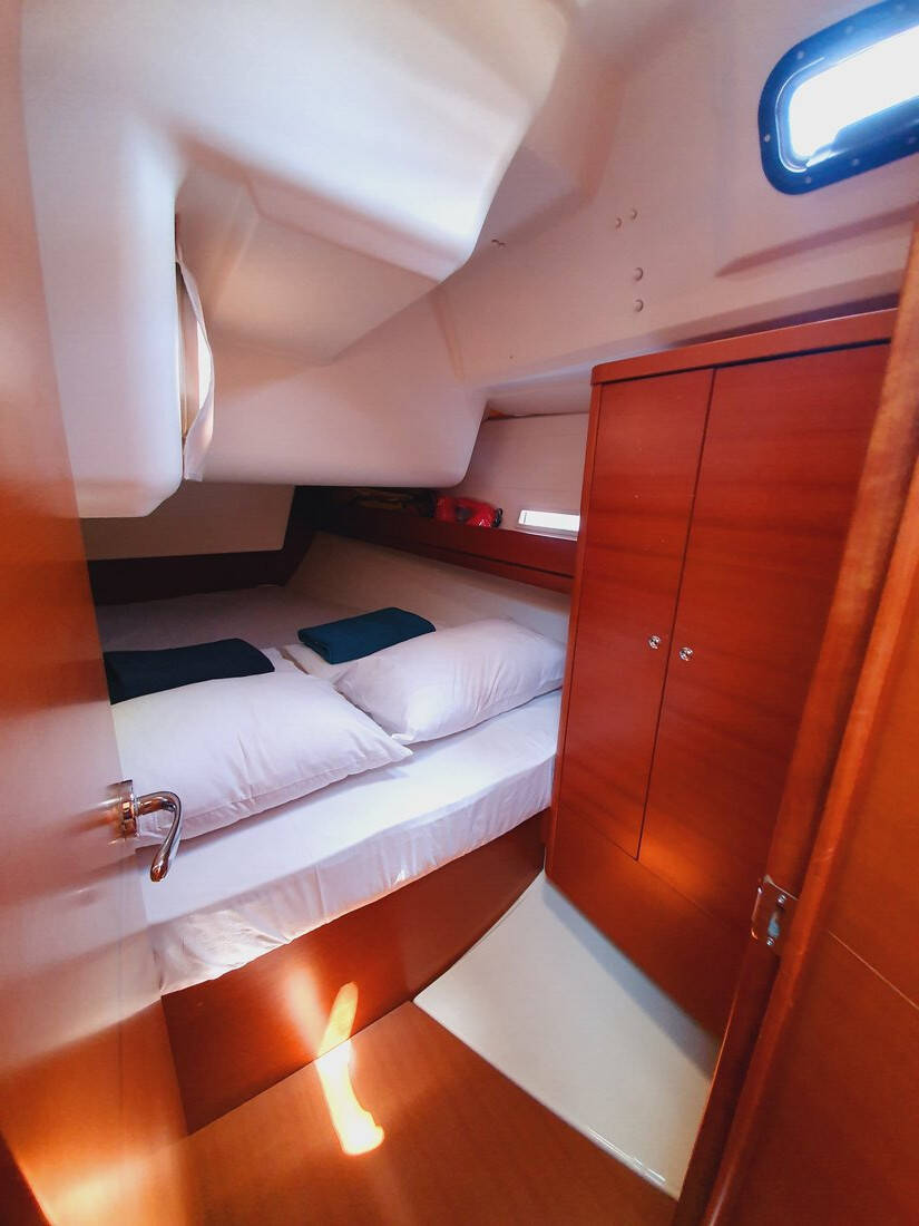 Sailing yacht Dufour 405 GL Namaste