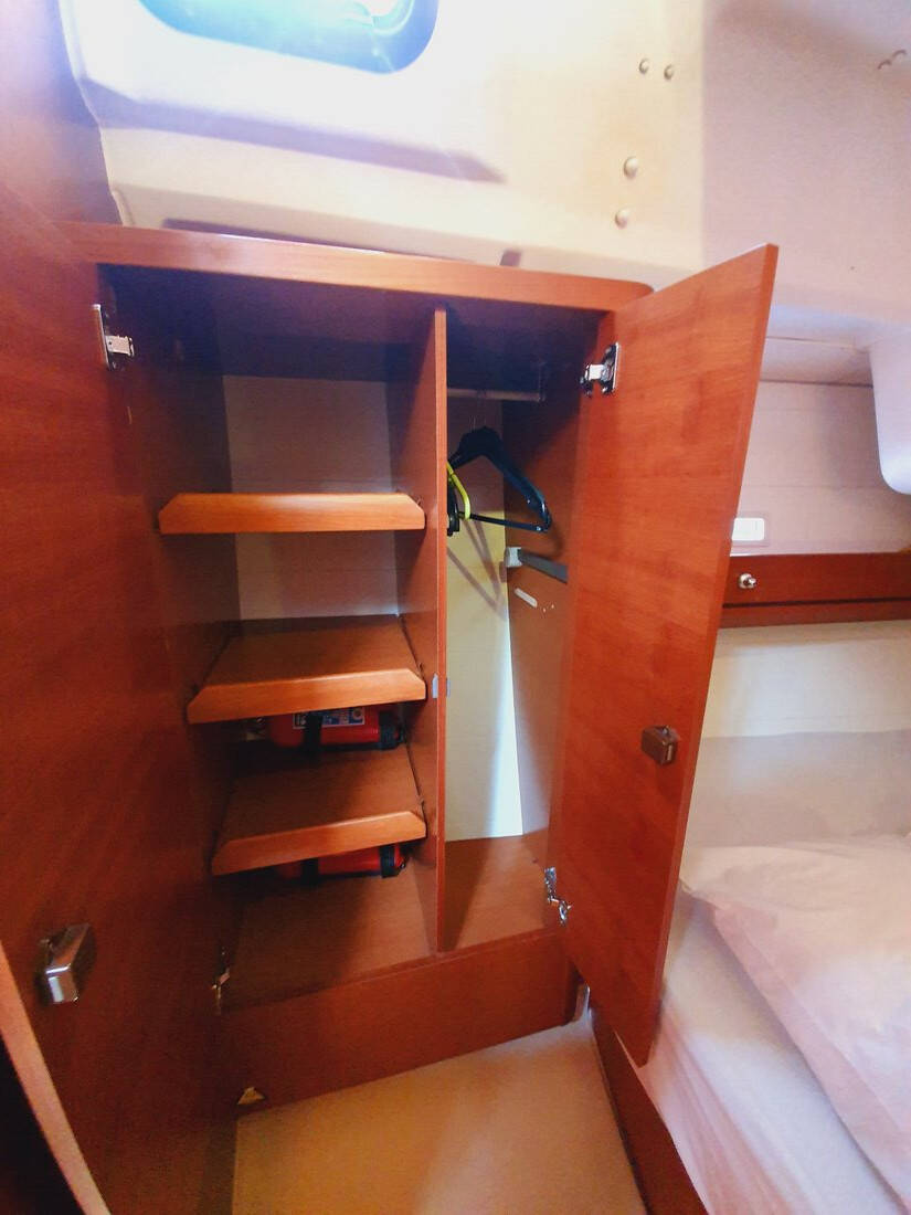 Sailing yacht Dufour 405 GL Namaste
