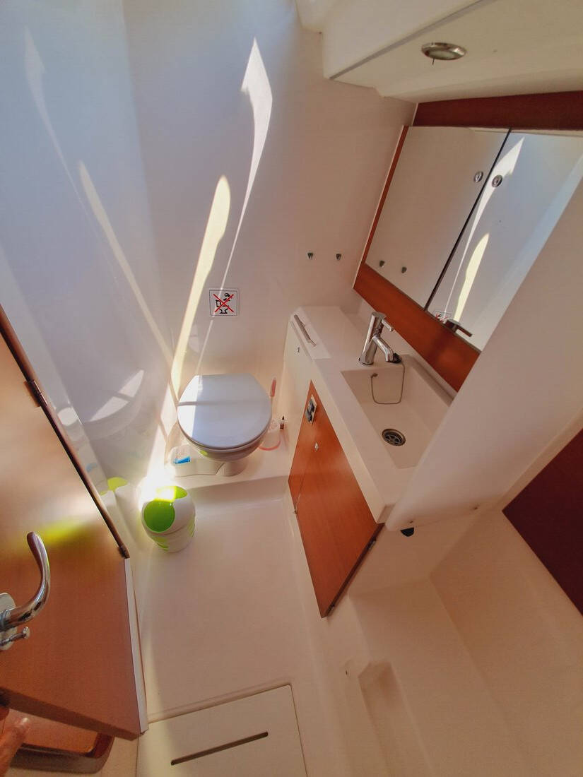 Sailing yacht Dufour 405 GL Namaste