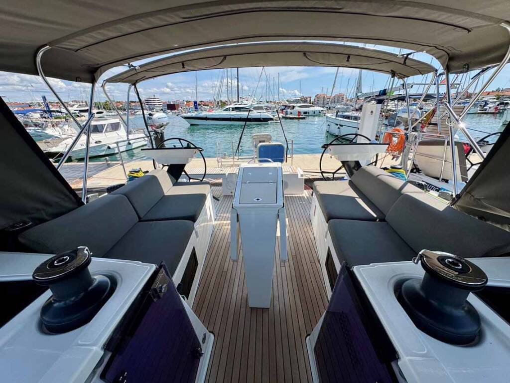 Sailing yacht Dufour 41 Performance Leni