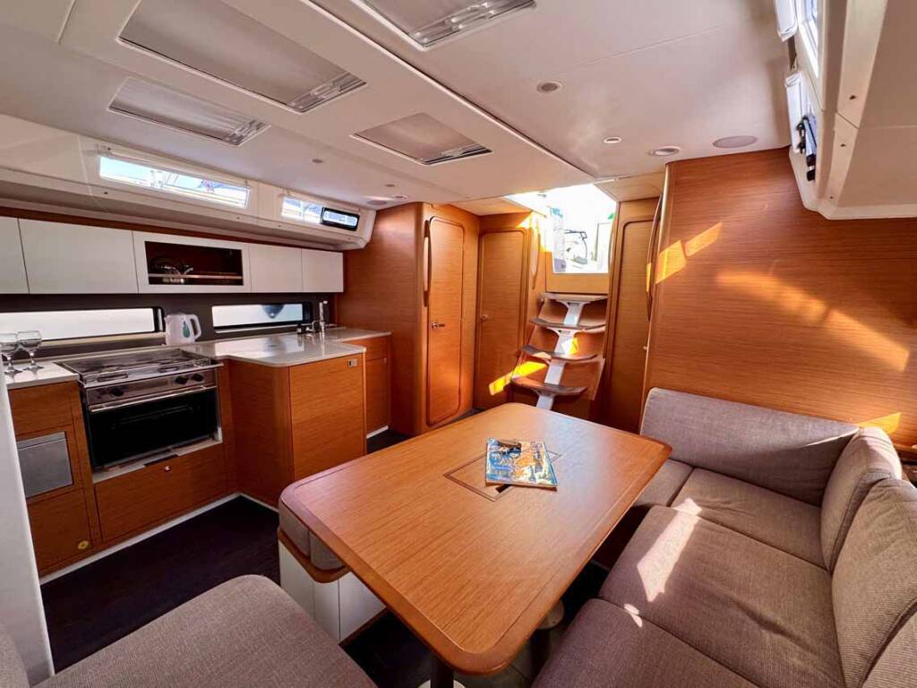 Sailing yacht Dufour 41 Performance Leni