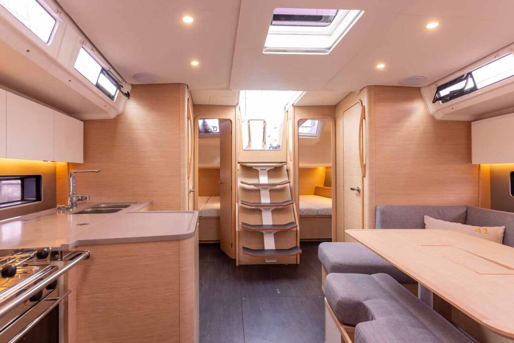 Segelyachten Dufour 41 Performance Black Eagle