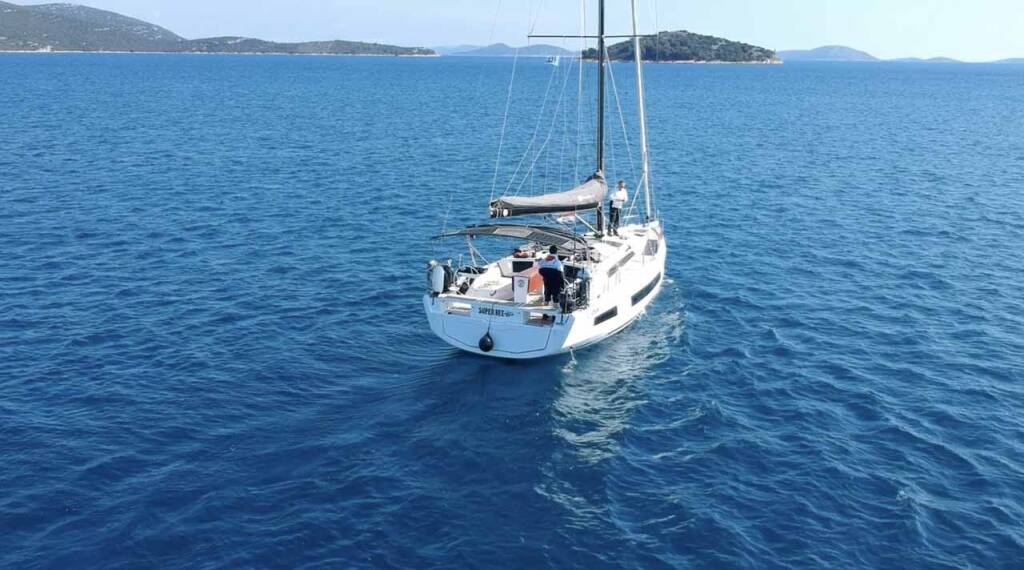 Sailing yacht Dufour 41 Super Bee