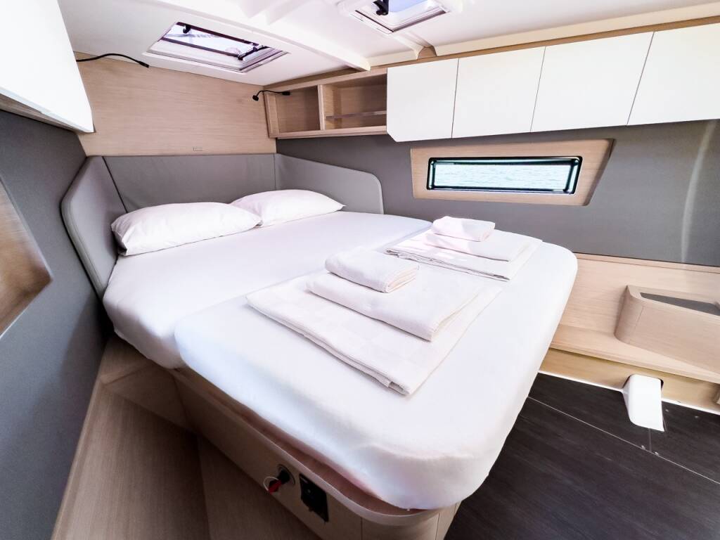 Sailing yacht Dufour 41 Los Angeles