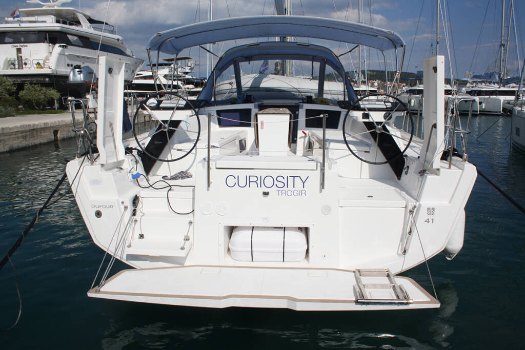 Sailing yacht Dufour 41 Curiosity 