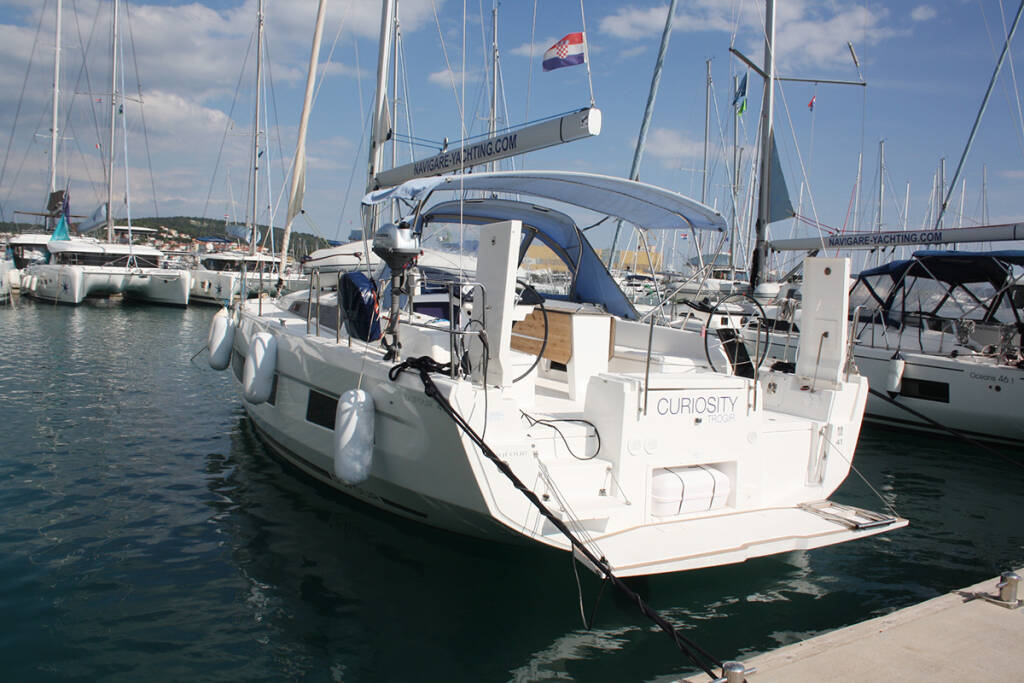 Sailing yacht Dufour 41 Curiosity 