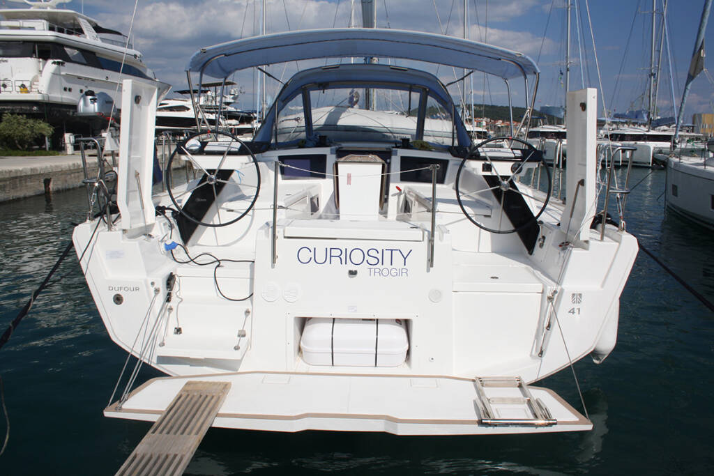 Sailing yacht Dufour 41 Curiosity 