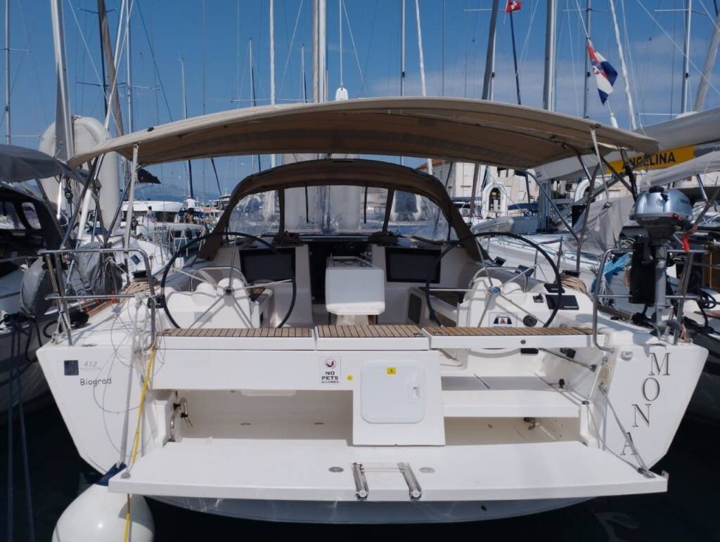 Sailing yacht Dufour 412 GL Mona