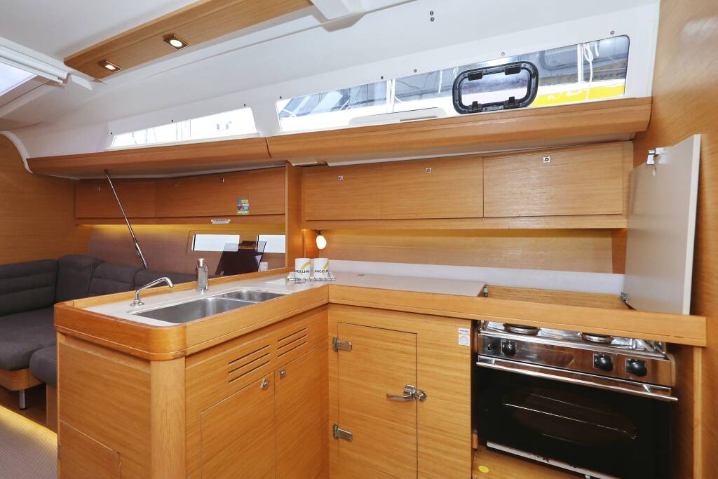 Sailing yacht Dufour 412 GL Family Office