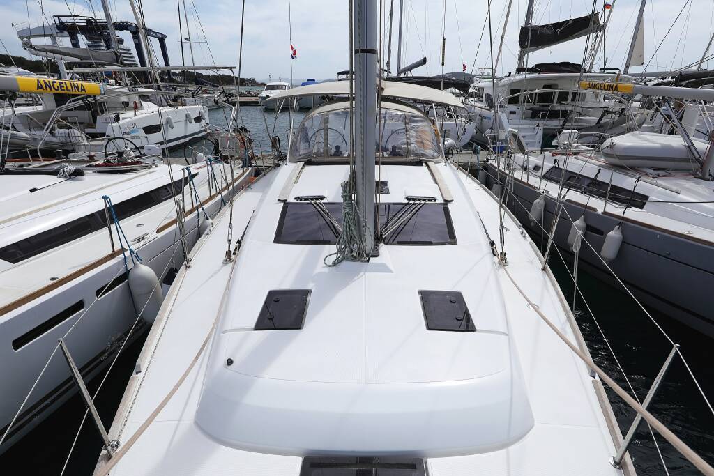 Sailing yacht Dufour 412 GL Themisto