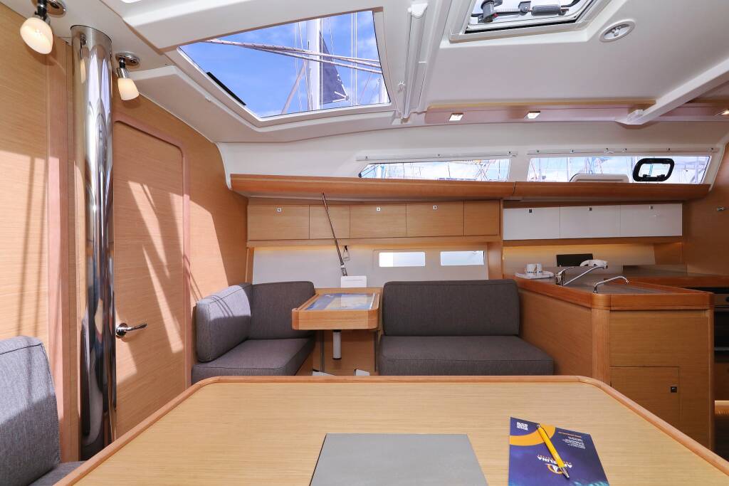 Sailing yacht Dufour 412 GL Themisto