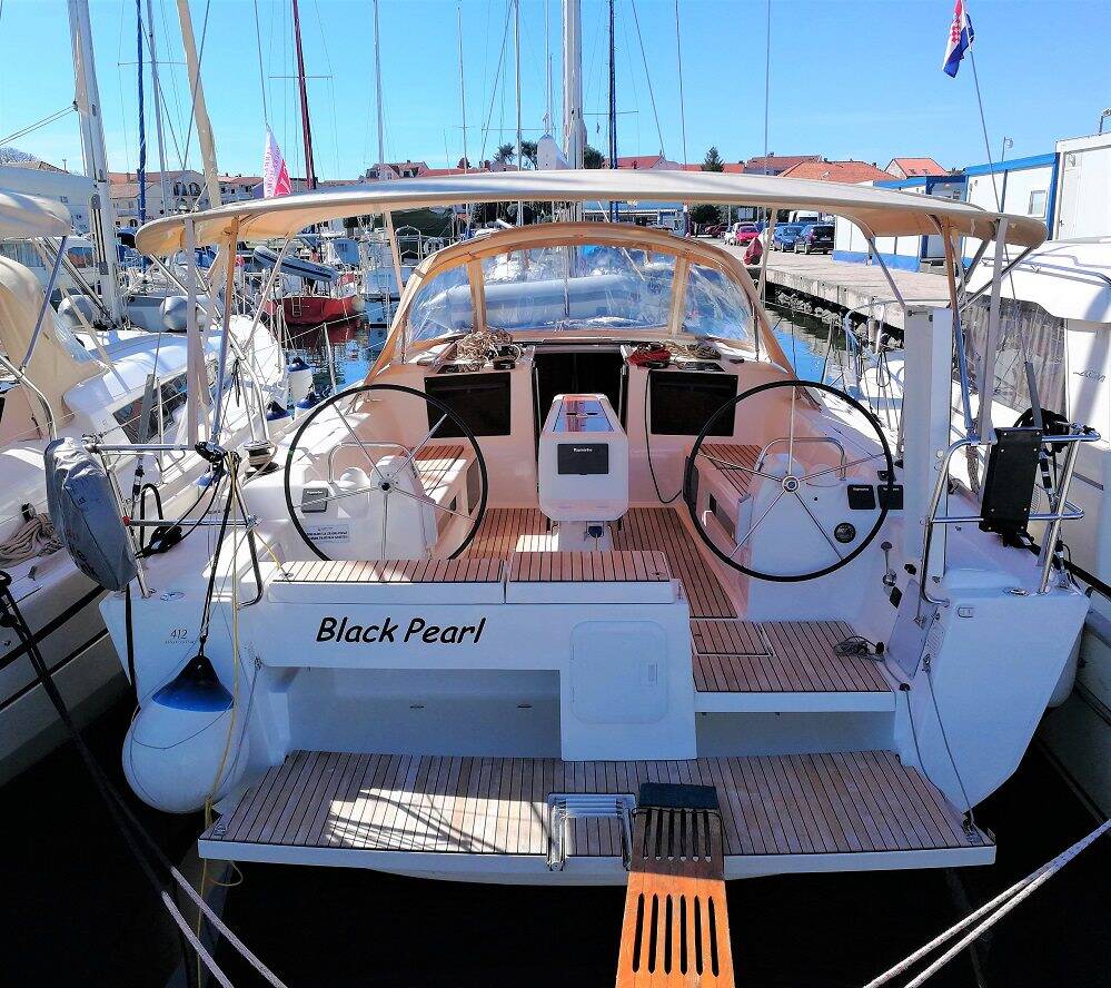 Sailing yacht Dufour 412 GL Black Pearl