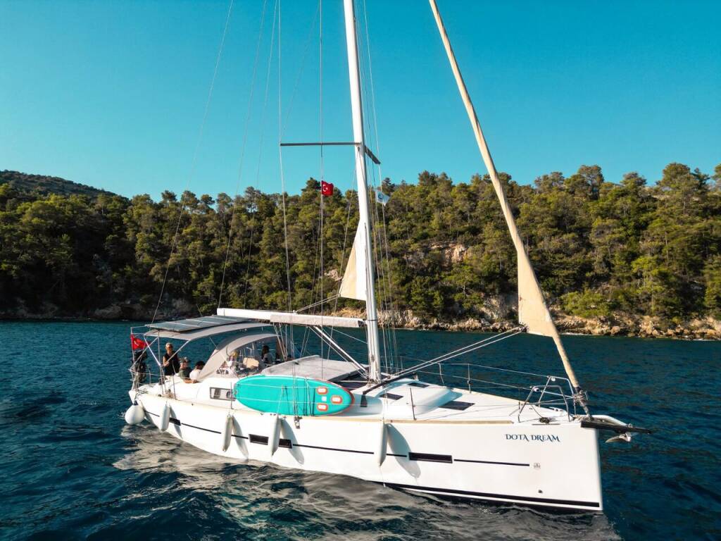 Sailing yacht Dufour 412 GL Dota Dream