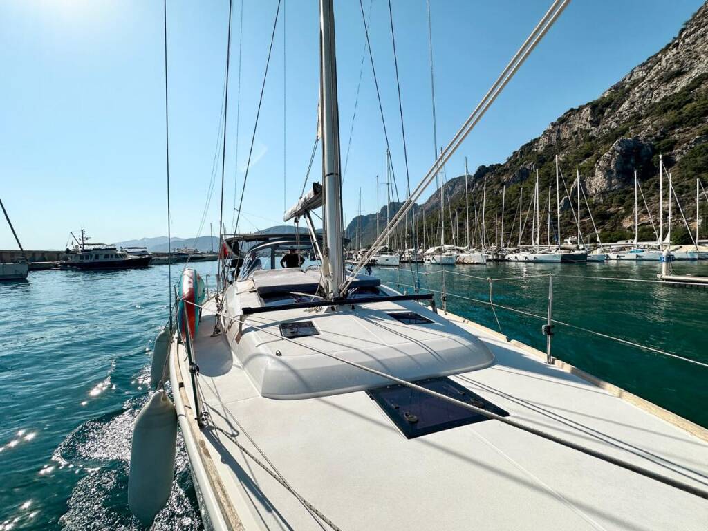Sailing yacht Dufour 412 GL Dota Dream