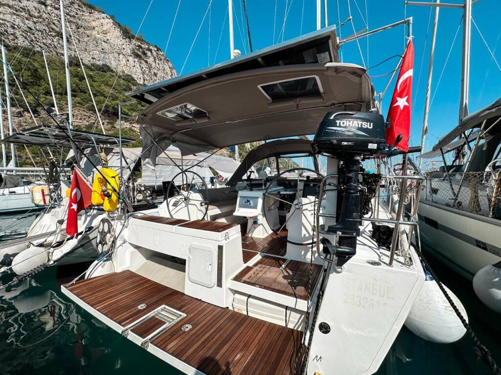 Sailing yacht Dufour 412 GL Dota Dream