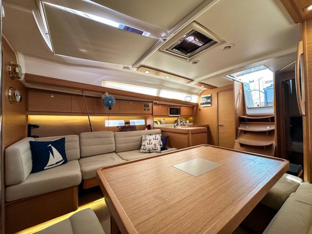 Sailing yacht Dufour 412 GL Dota Dream