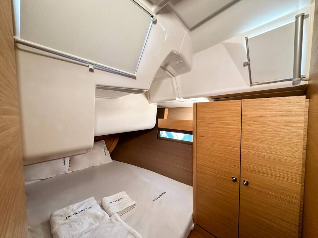 Sailing yacht Dufour 412 GL Dota Dream