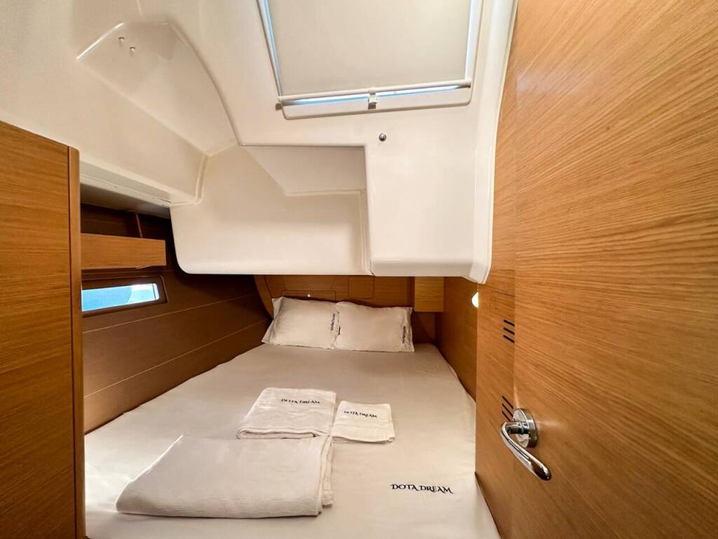 Sailing yacht Dufour 412 GL Dota Dream