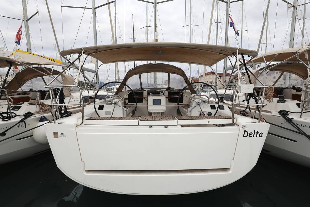 Sailing yacht Dufour 412 GL Delta