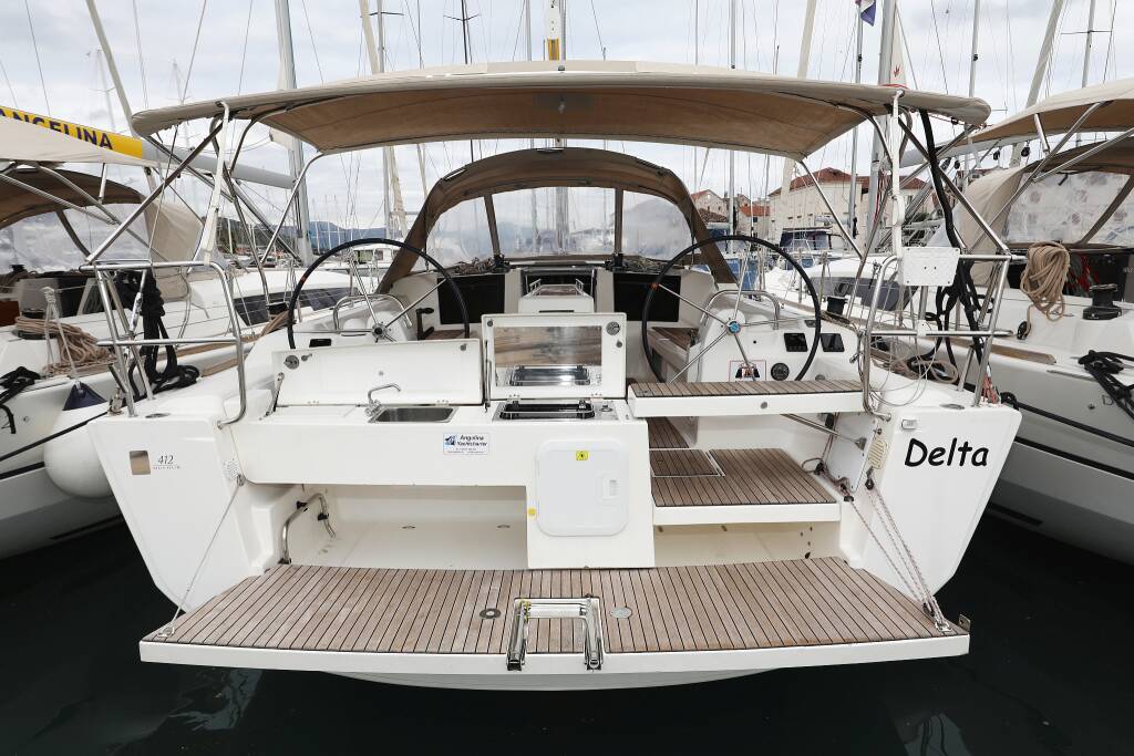 Sailing yacht Dufour 412 GL Delta