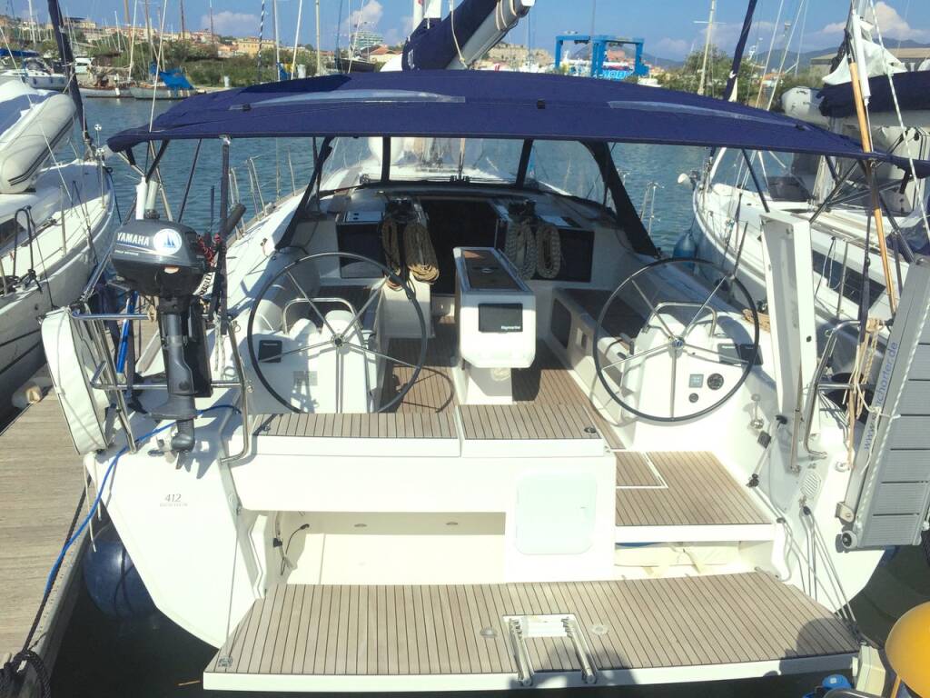 Sailing yacht Dufour 412 Blue 4 U