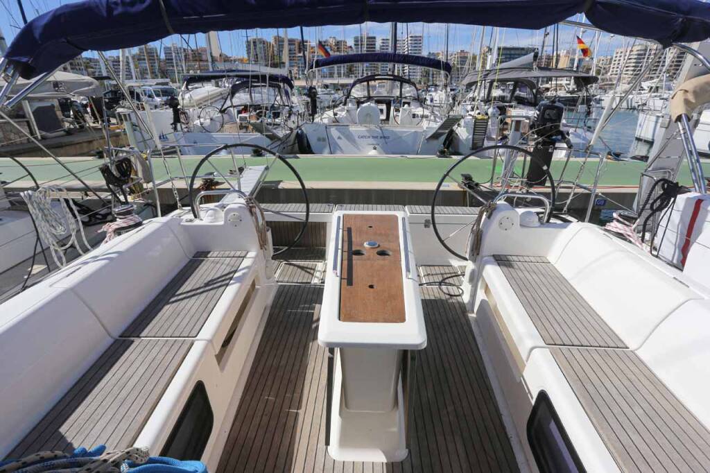 Sailing yacht Dufour 412 Blue Sky