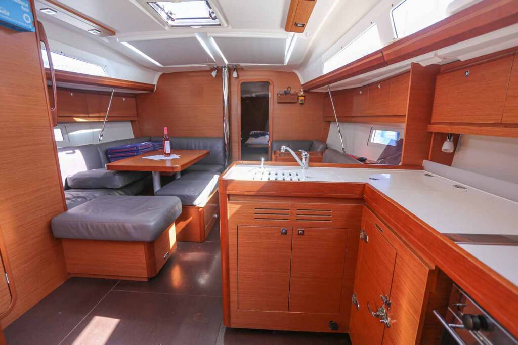 Sailing yacht Dufour 412 Blue Sky