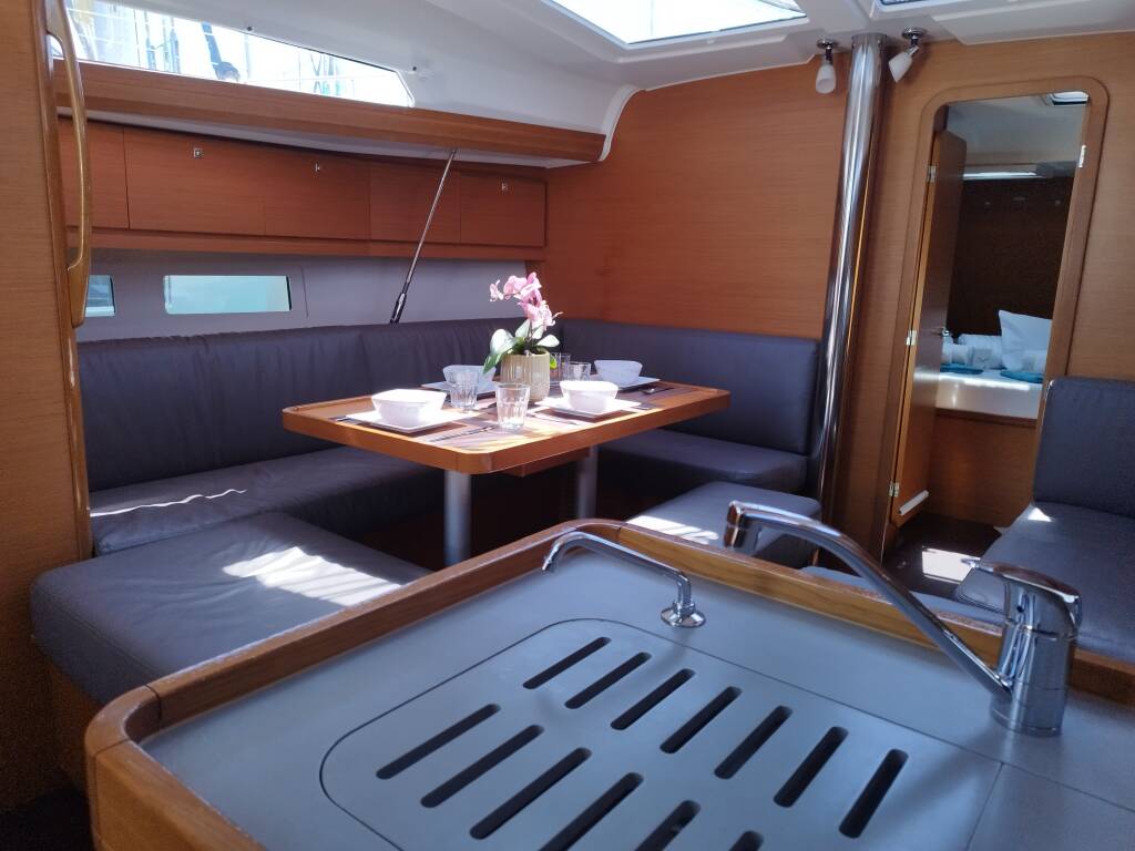 Sailing yacht Dufour 412 Pamoja