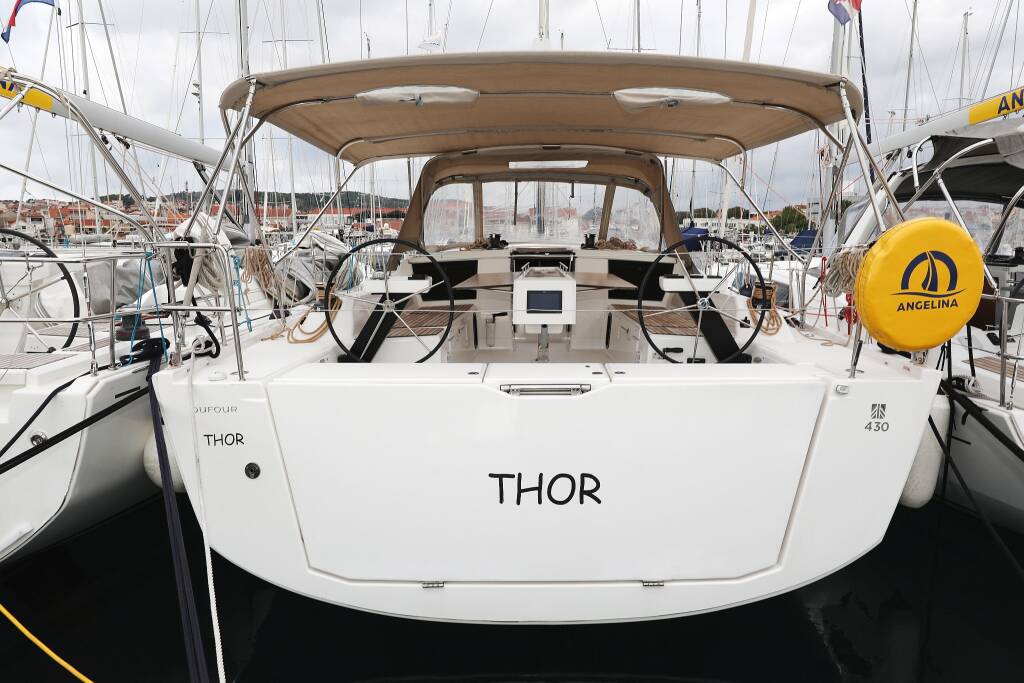 Sailing yacht Dufour 430 GL Thor