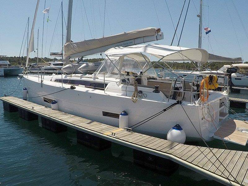 Sailing yacht Dufour 430 GL Sweetest taboo