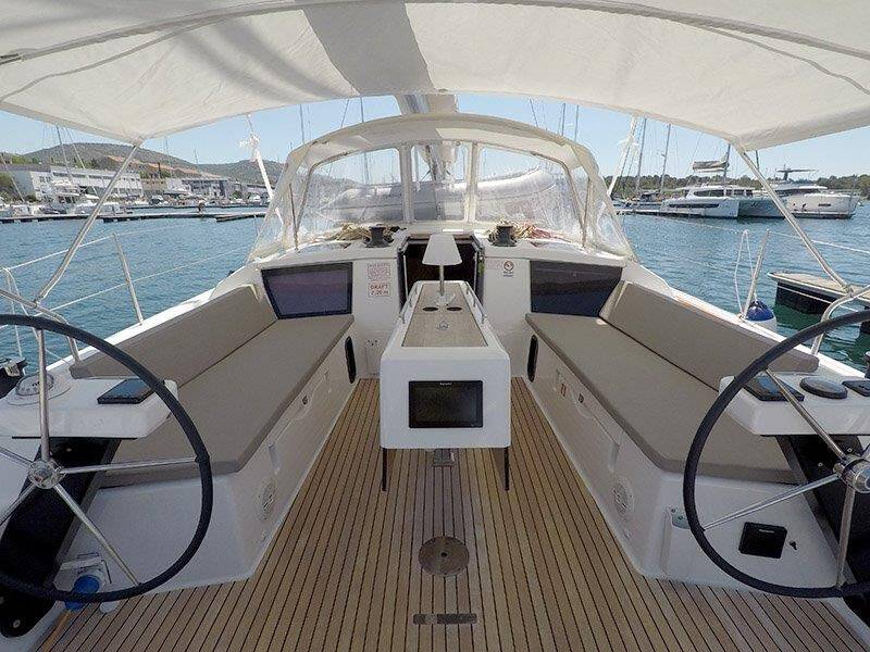 Sailing yacht Dufour 430 GL Sweetest taboo