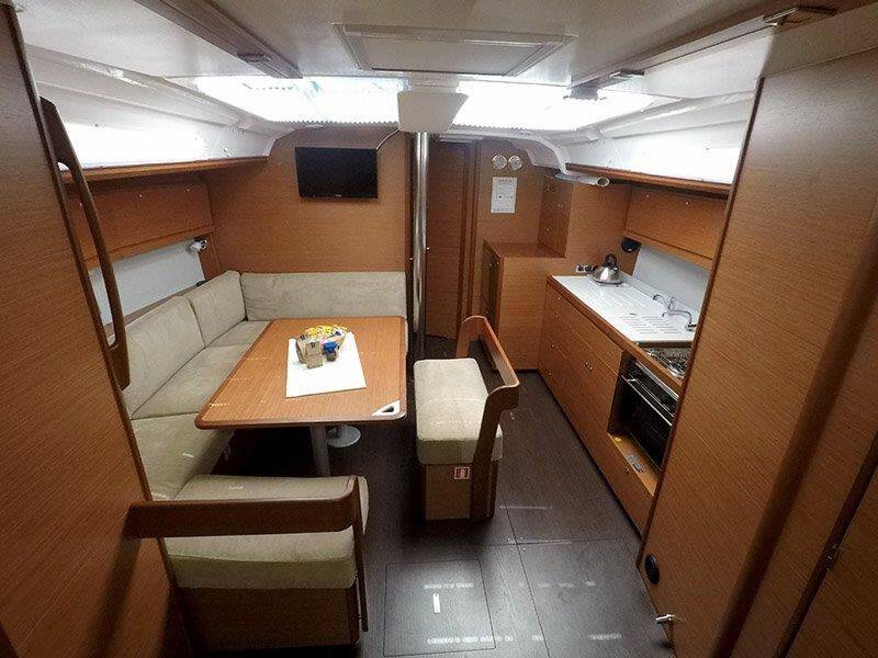 Sailing yacht Dufour 430 GL Sweetest taboo
