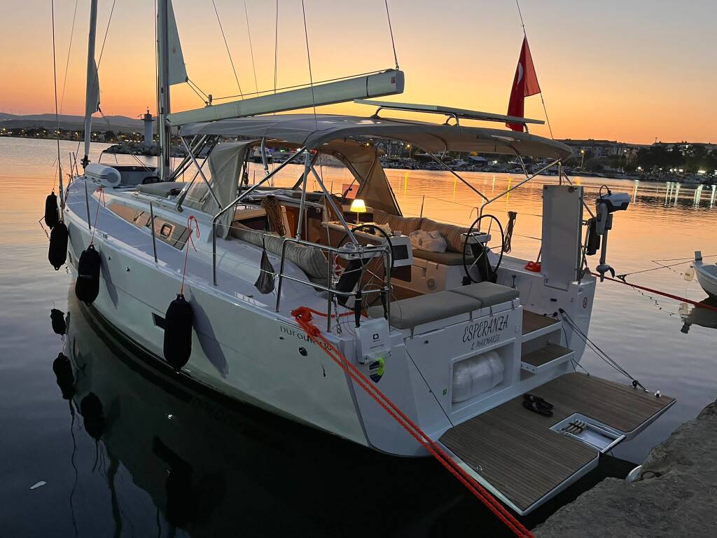 Sailing yacht Dufour 430 GL Esperanza