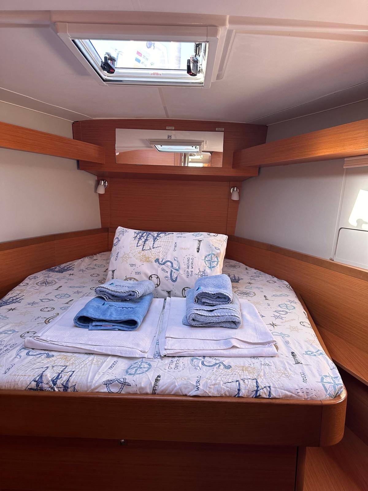 Sailing yacht Dufour 430 GL Esperanza