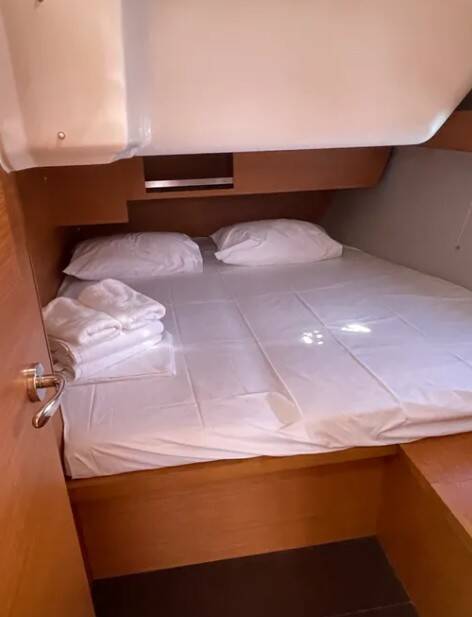 Sailing yacht Dufour 430 GL Trinity