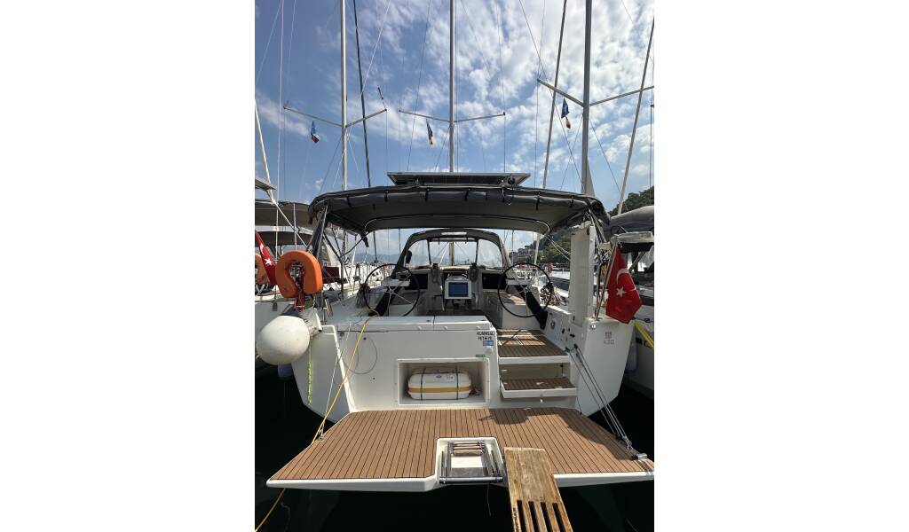 Sailing yacht Dufour 430 GL Kummsal